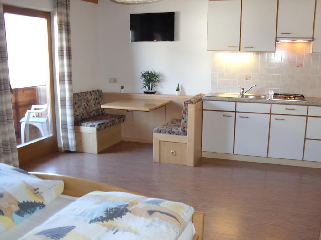 Grossstahlhof Mountain & Panorama View Apartman Valle Aurina Szoba fotó